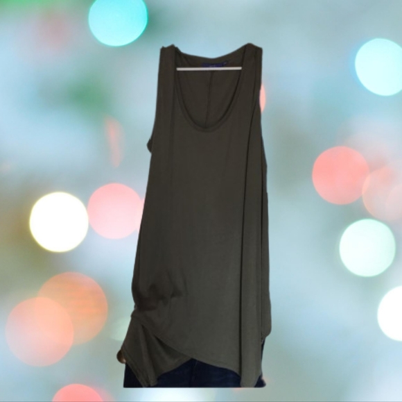 Flowy tank - Picture 1 of 1